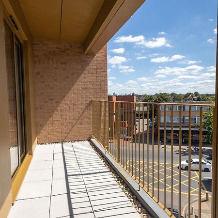 Modern Apartments With Balcony In Merton Near Wimbledon By Sojo Stay Митчам Экстерьер фото
