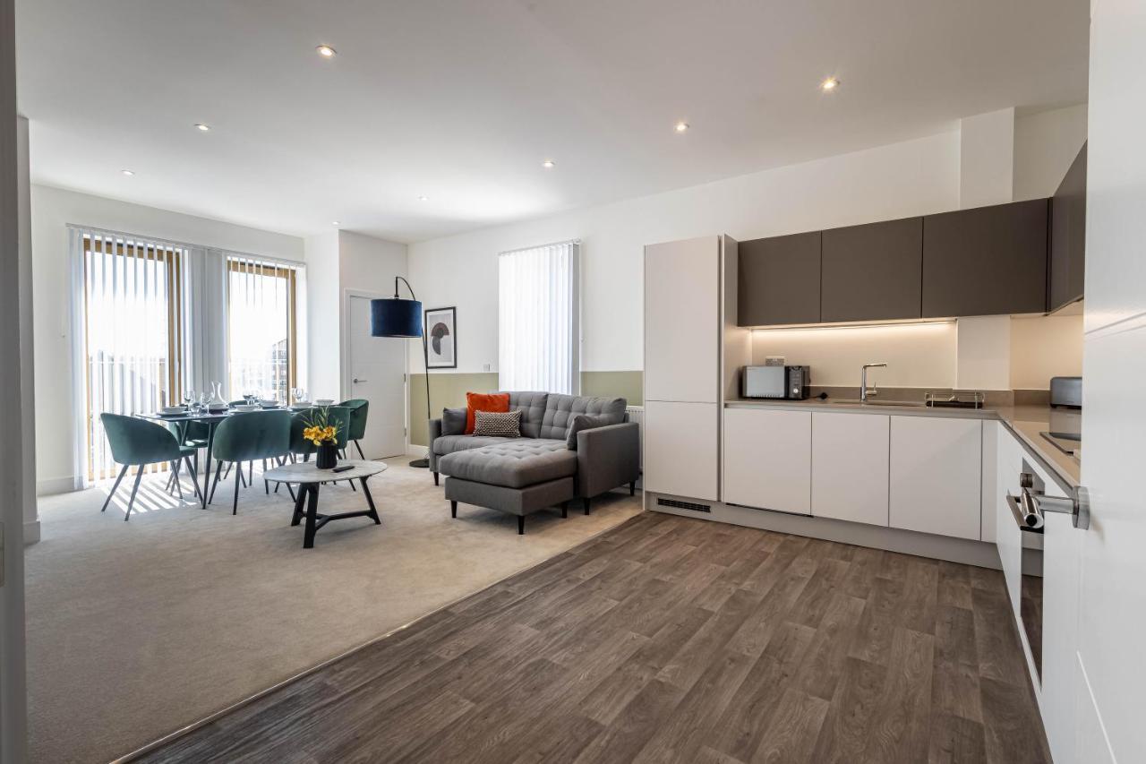 Modern Apartments With Balcony In Merton Near Wimbledon By Sojo Stay Митчам Экстерьер фото