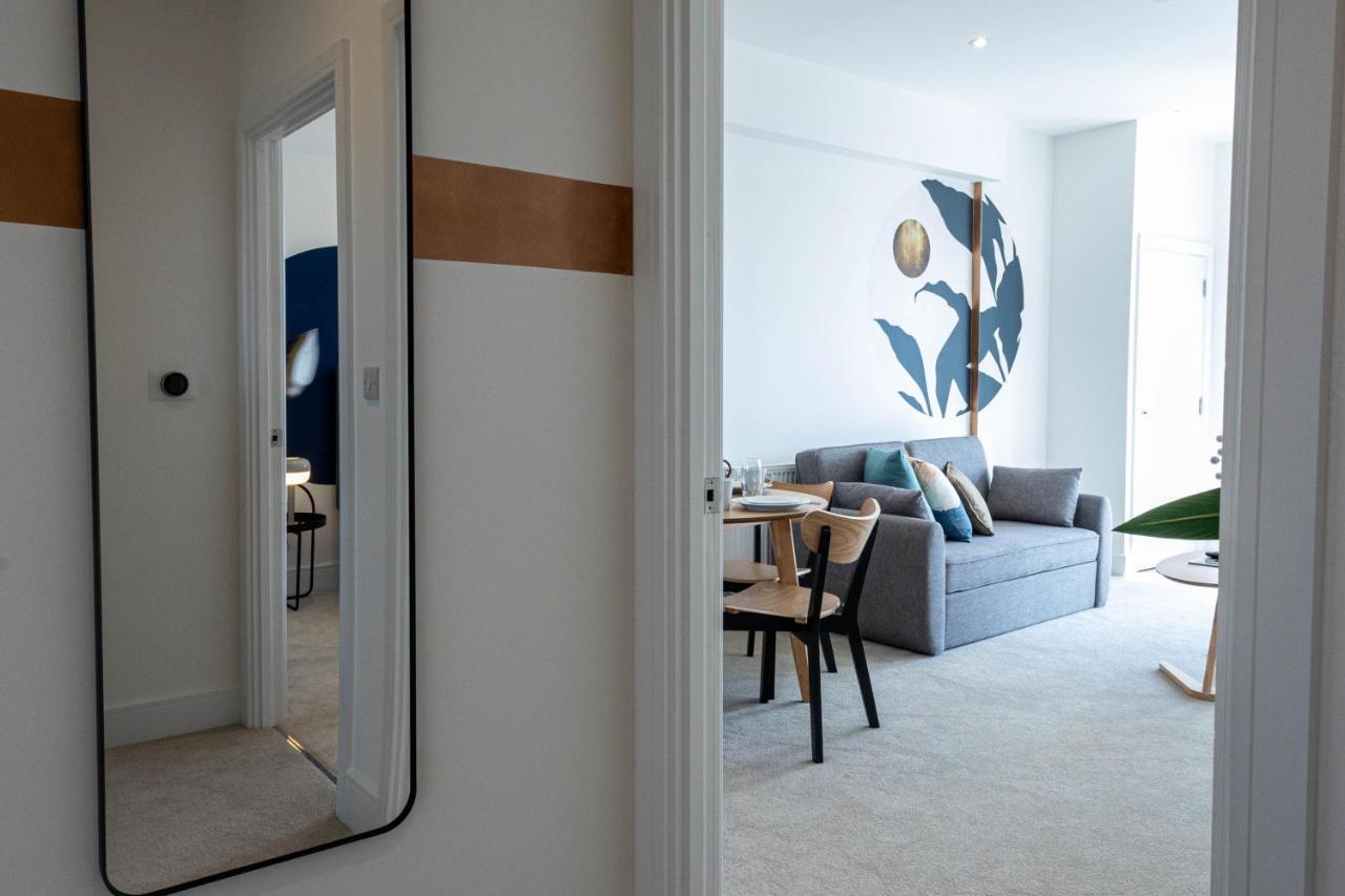 Modern Apartments With Balcony In Merton Near Wimbledon By Sojo Stay Митчам Экстерьер фото