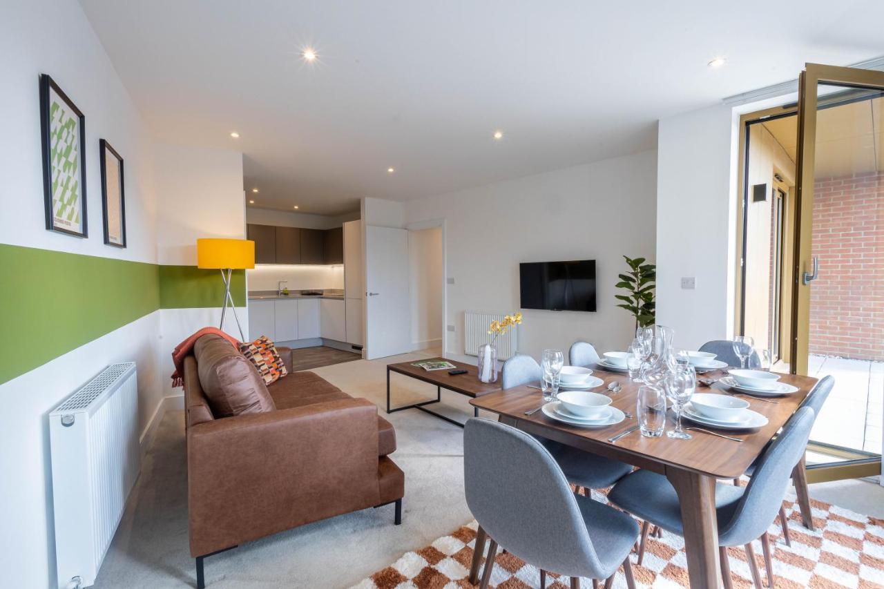 Modern Apartments With Balcony In Merton Near Wimbledon By Sojo Stay Митчам Экстерьер фото