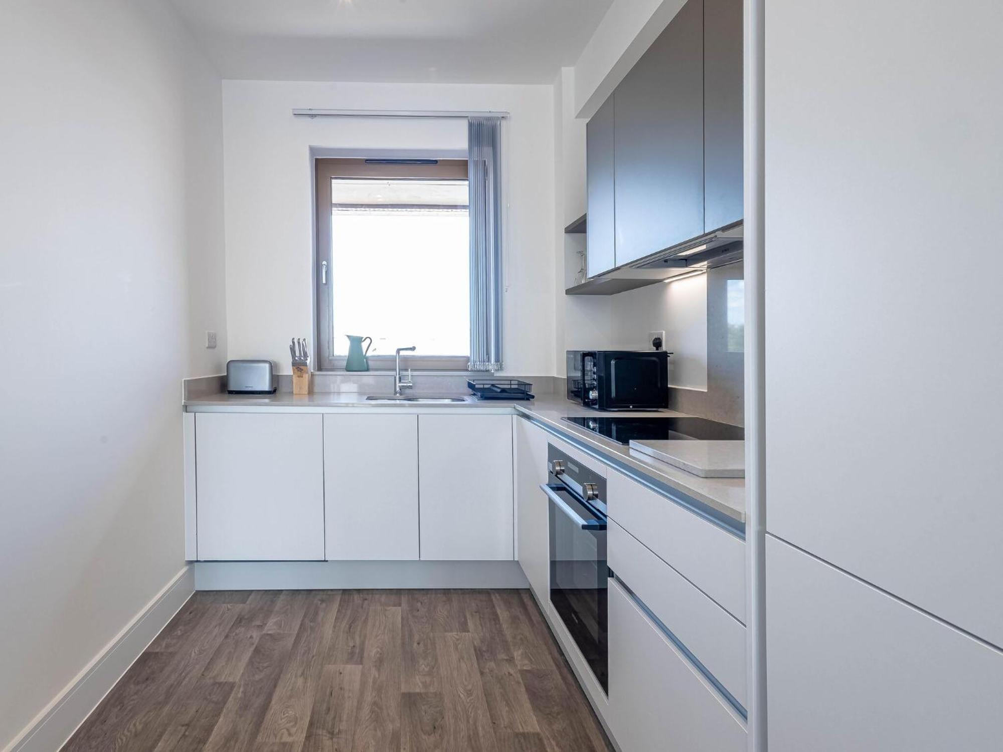 Modern Apartments With Balcony In Merton Near Wimbledon By Sojo Stay Митчам Экстерьер фото