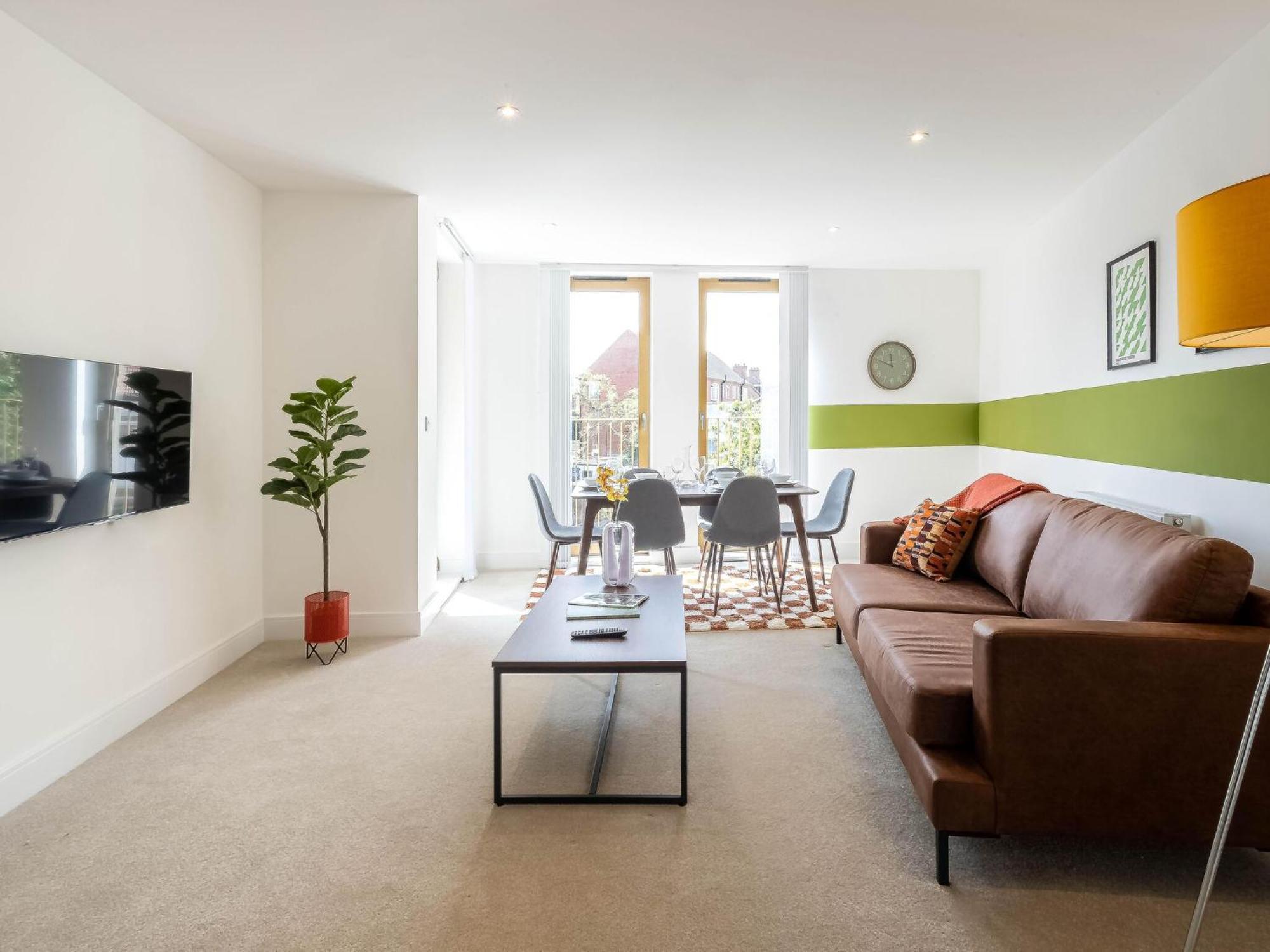 Modern Apartments With Balcony In Merton Near Wimbledon By Sojo Stay Митчам Экстерьер фото