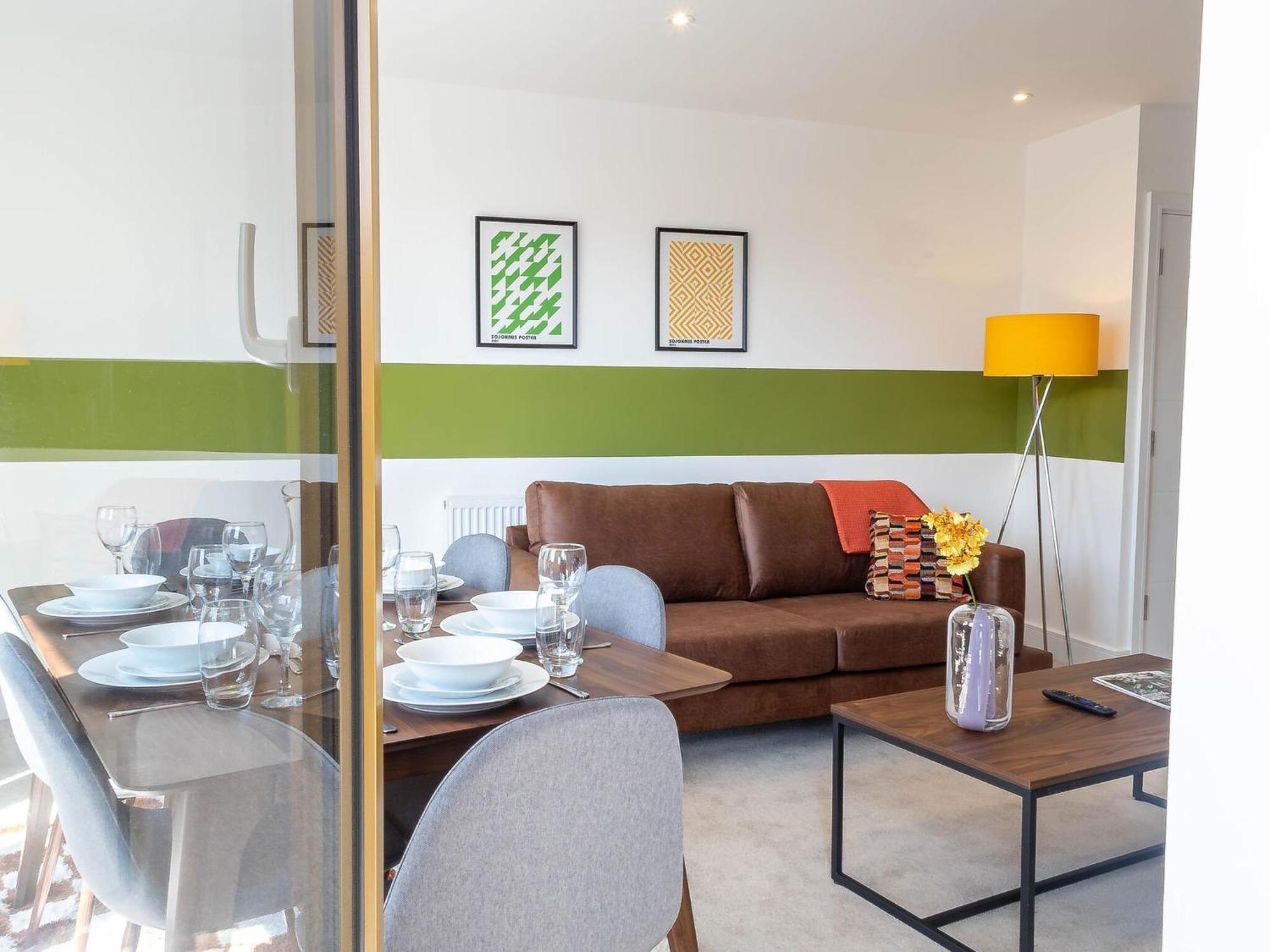 Modern Apartments With Balcony In Merton Near Wimbledon By Sojo Stay Митчам Экстерьер фото